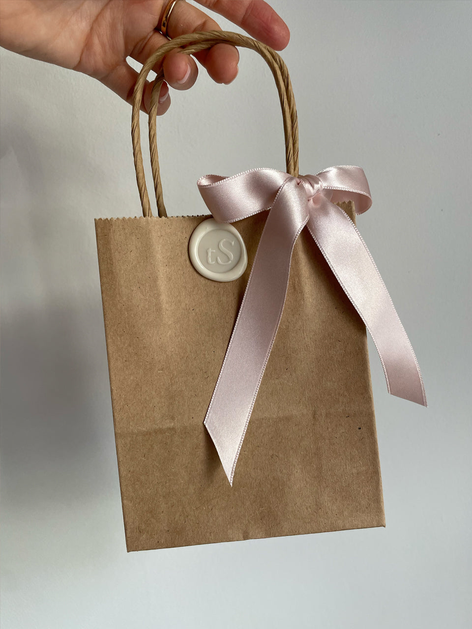 Handover Moment — 15mins